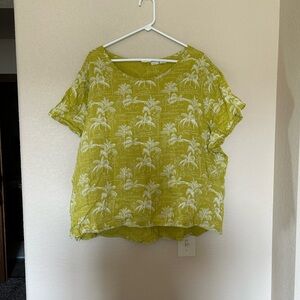 C&C California 100% Linen Palm Tree Novelty Print Green Women's Top